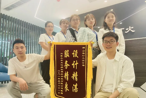 以服務(wù)為己任，以滿意為準(zhǔn)則——萬家燈火好評(píng)如潮！